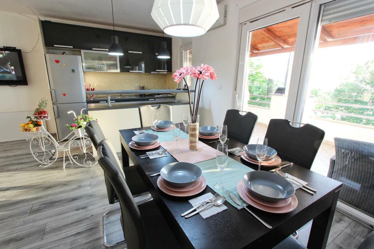 Apartment Podstrana Bagian luar foto